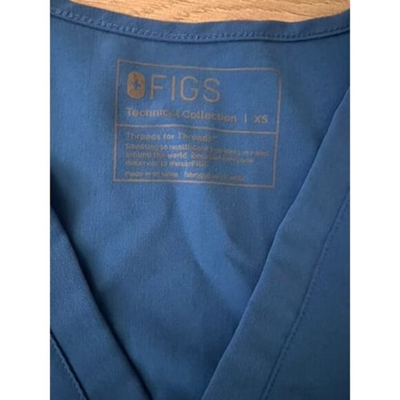 EUC Figs Blue nursing scrub top sz XS - Picture 5 of 5